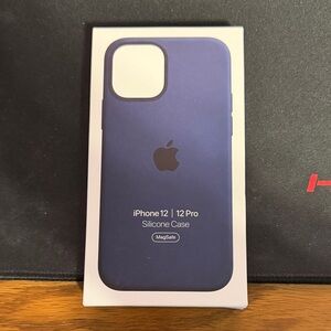 Apple iPhone 12/12 Pro Silicone Case - Dark Blue
